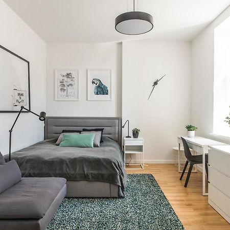 Cozy Modern Studio - Great For Short Trips Рига Екстериор снимка