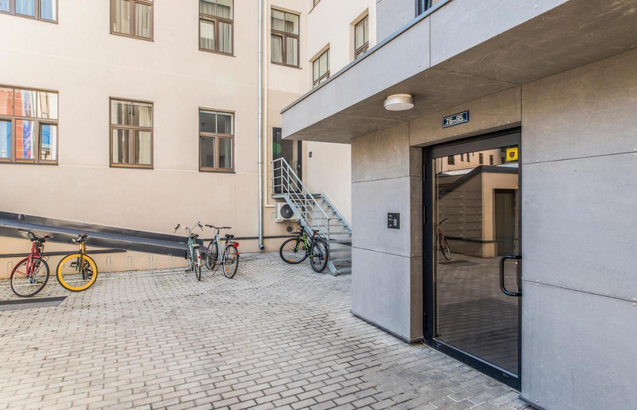 Cozy Modern Studio - Great For Short Trips Рига Екстериор снимка